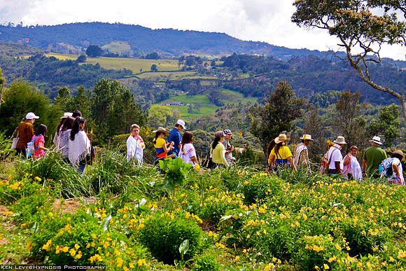 walking in Santa Elena