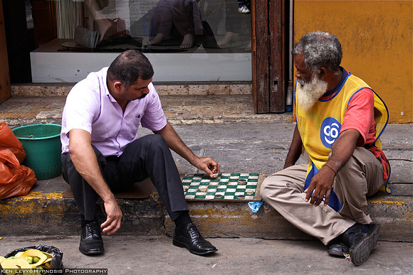 playing checkers in Cartegena